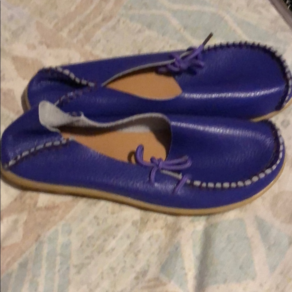 Shoes - Picture 2 of 5